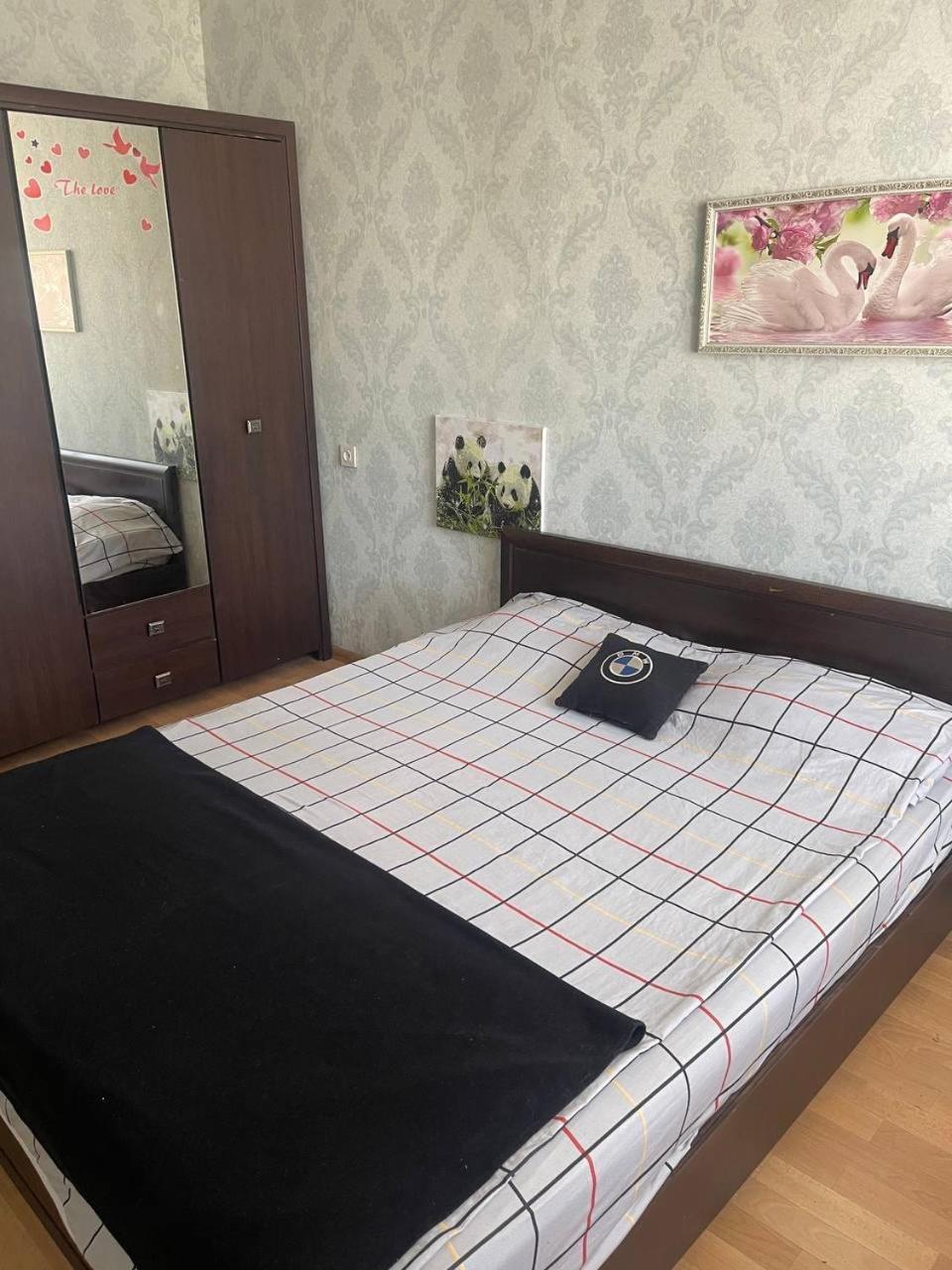 Apartment in the city centre Dnipro Esterno foto
