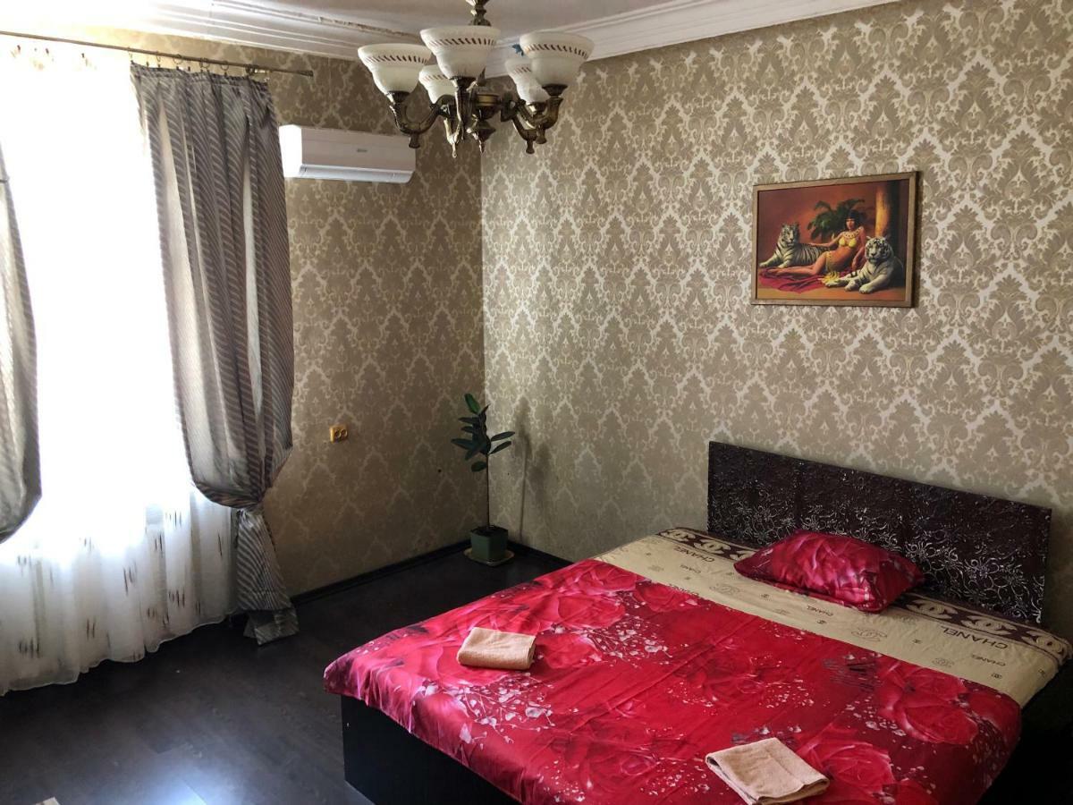 Apartment in the city centre Dnipro Esterno foto